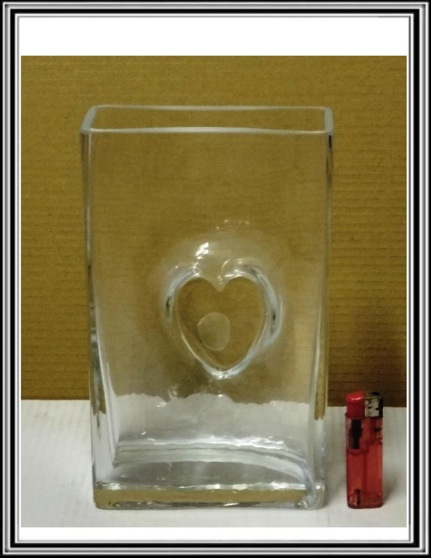 Sklenená váza zlepená srdcom 15x6x25 cmLA17-9551