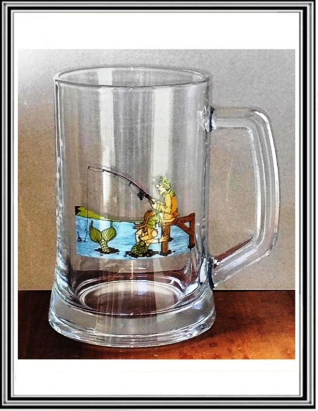 Hrubý pollitrový sklenený krígeľ - Rybár a morská panna