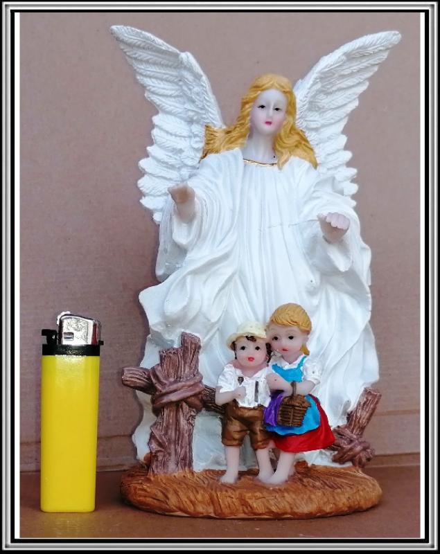 Anjelik nad deťmi biely v-21,5 cm, K 545551  č 4555  12,58