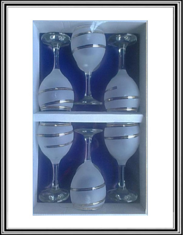 Sklenené poháre na víno 19 cm - Sadá 6 ks 250 ml plný piesok so zlatom, sadá