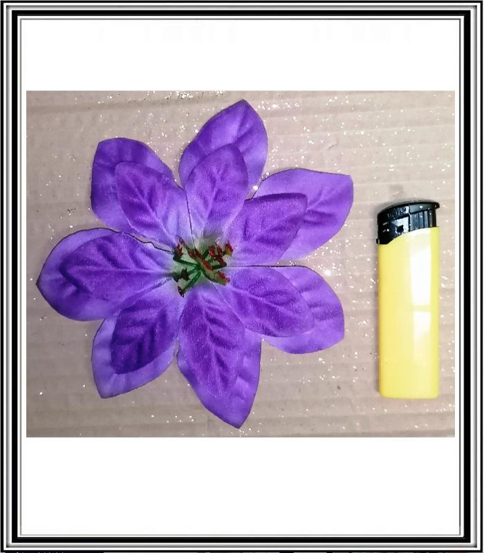 Fialový kvet 11 cm