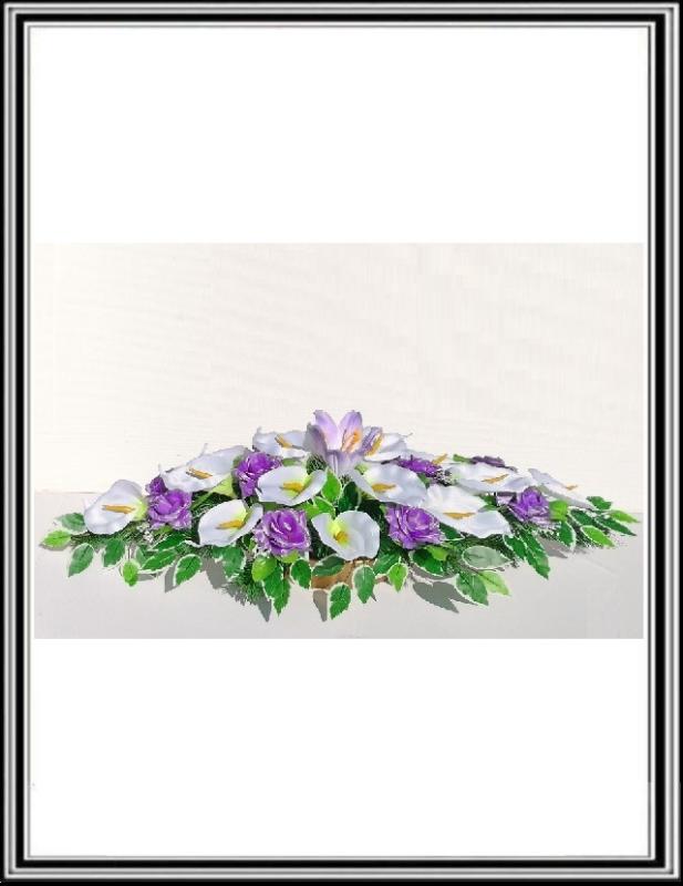 Ikebana č.2     216 , dĺžka -95 cm-14 fialovými kalami+10 fialovými ružami + list BENJAMIN