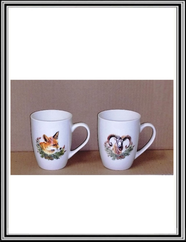 Sadá 2 kusov poľovníckych hrnčekov