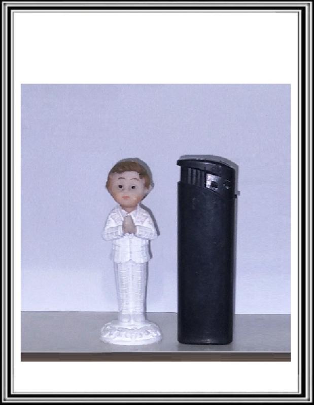 Figurka 8 cm - Chlapček v bielom