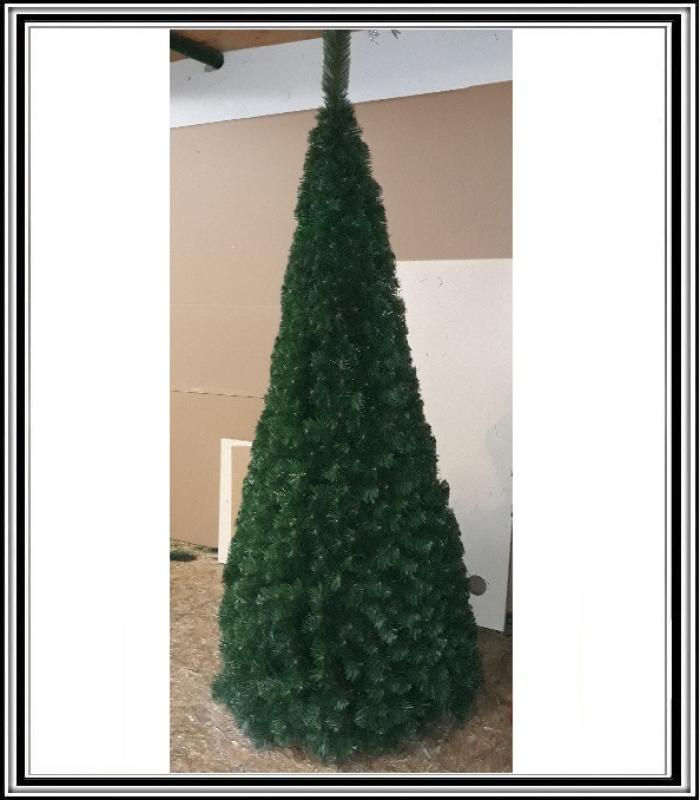 Vianočný stromček KUŽEĽ 2 m. Da sa spraviť rôznej výšky.
