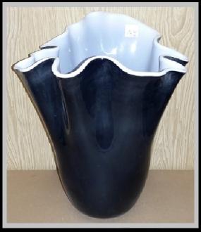 Skl.váza čierna v34 cm,pr.27 cm