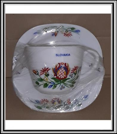 A Keramická šálka s tanierikom  SLOVENSKO  Ručne maľované