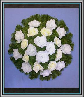 Umelý veniec 55 cm č 26 - 21 biele a kremové ruže