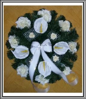 Umelý veniec okrúhly 55 cm č 46  s bielymi ružami a bielymi kalami