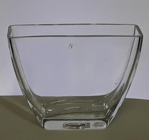 Sklenená váza KVADRAT č 54,  do Večka, vrch 19x7,5 cm, v-14 cm